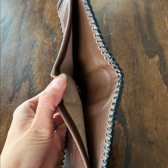 Handcrafted Leather Card Holder with Deer Motif - Orange and Brown - Picture 5 of 5